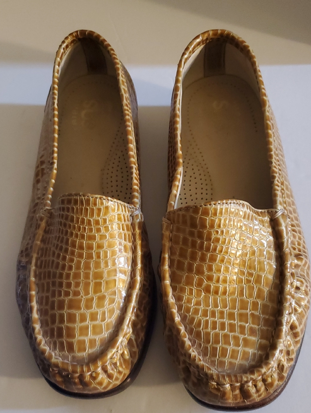 SAS Simplify Tripad Womens 7 WW Croc-Embossed Patent S1lip-On Loafers